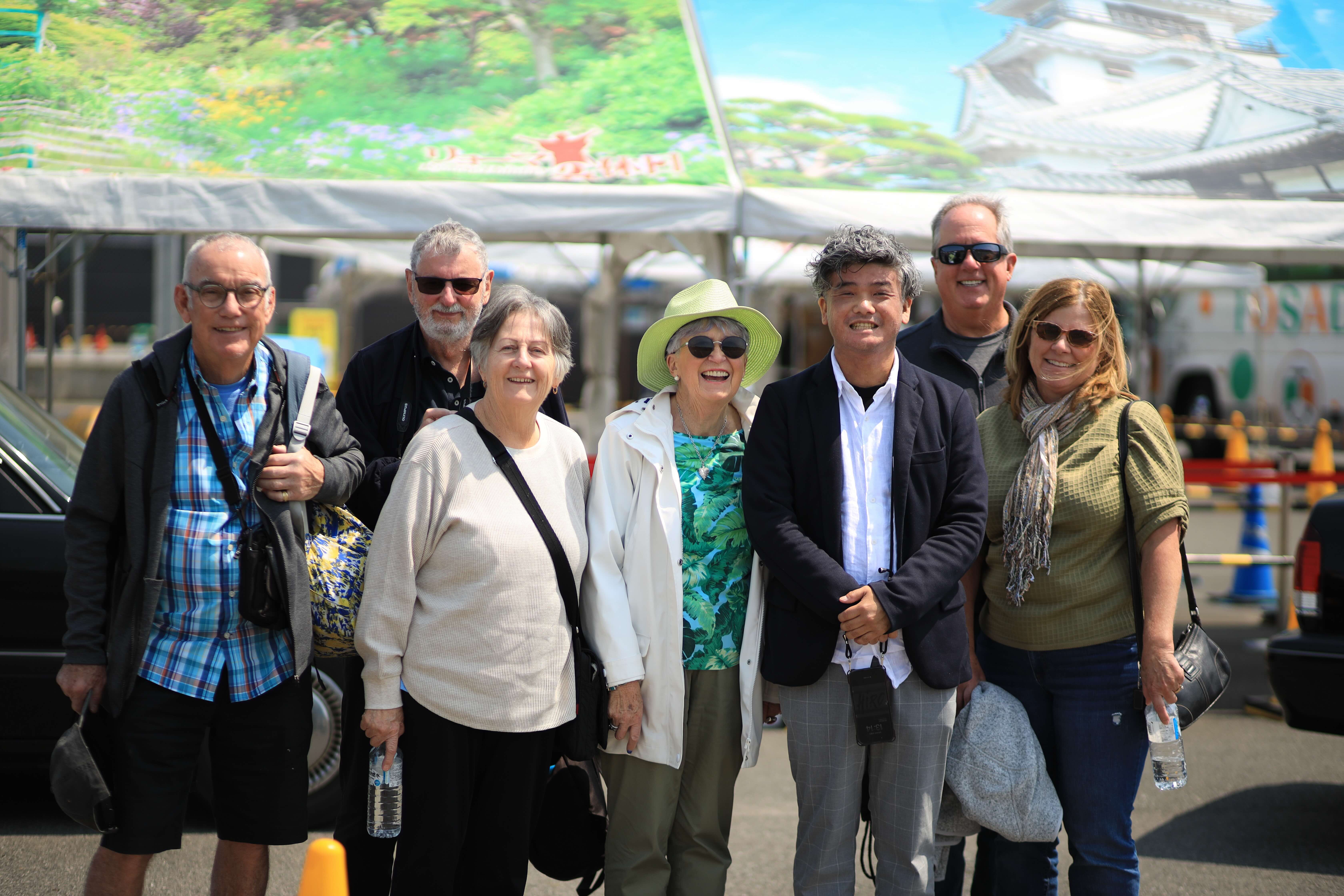Group photo with cruise ship guests