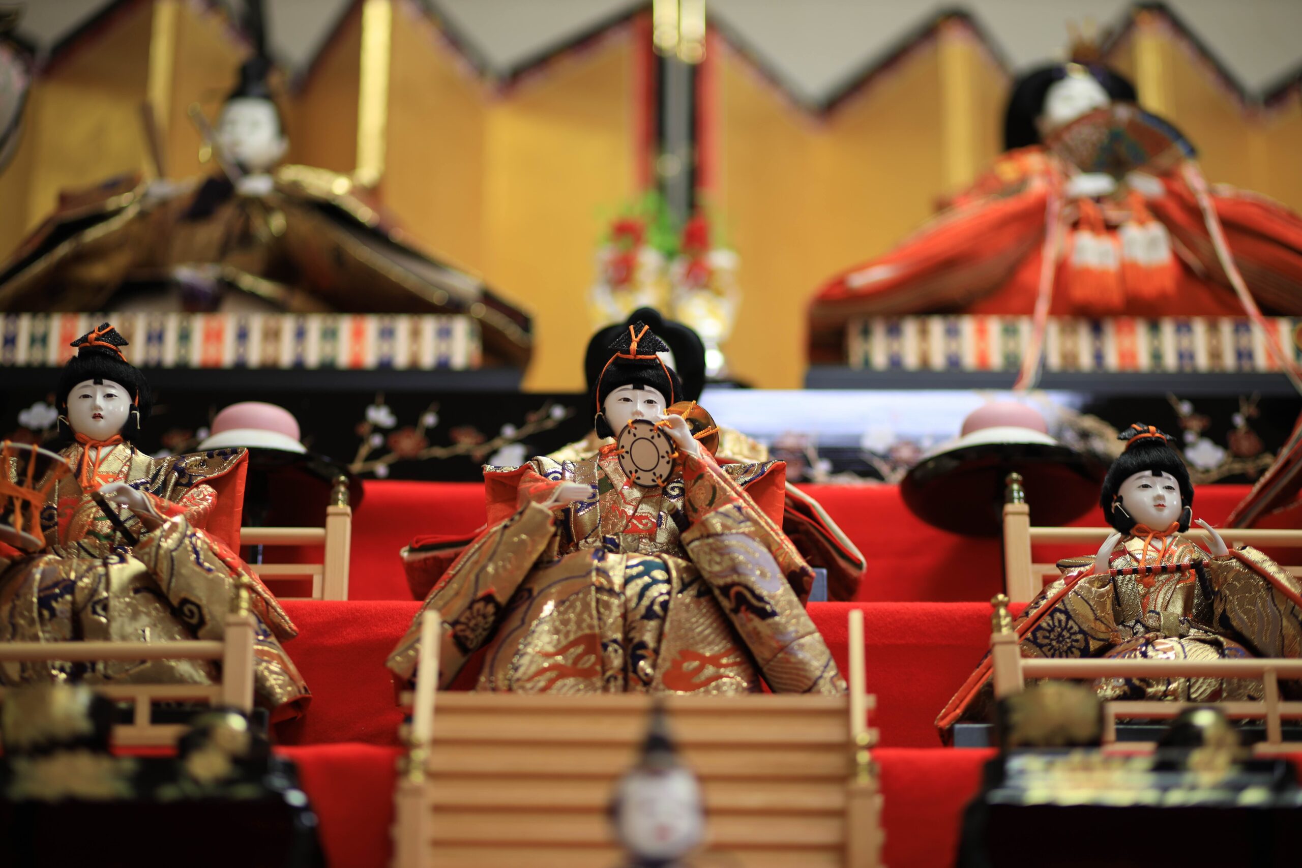 Three court lady dolls (sannin kanjo) on the second tier of the Hina display