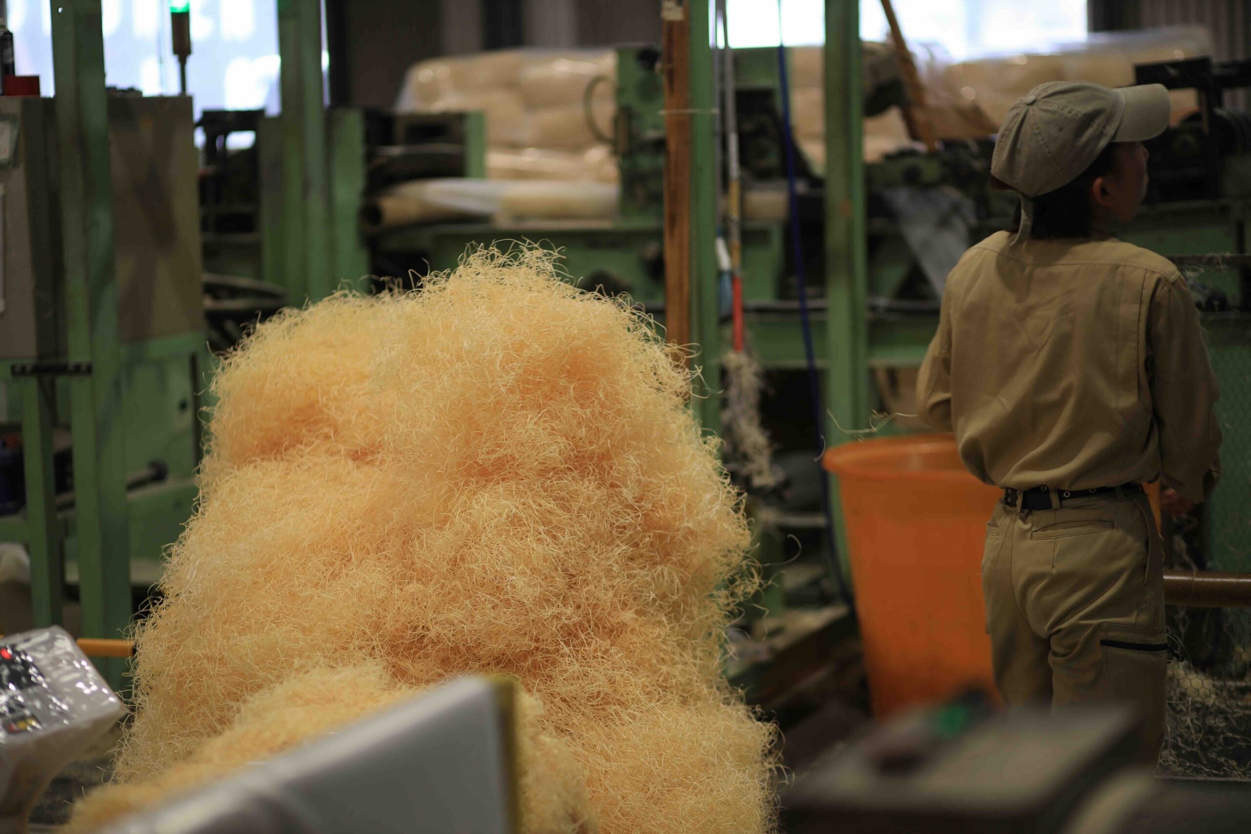 Wood wool being produced at Toda Shoko factory
